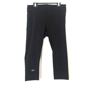 Under armour! Black Capri leggings